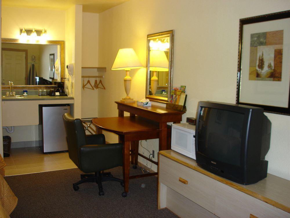 Value Inn Motel Eugene Airport Exterior photo