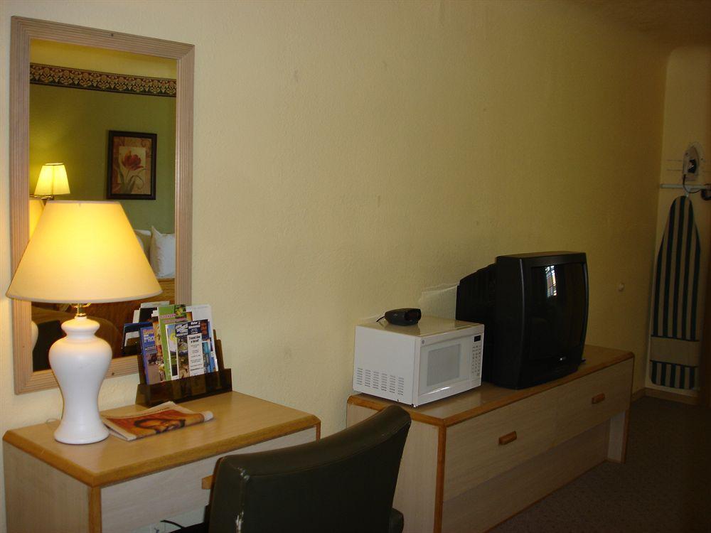 Value Inn Motel Eugene Airport Exterior photo